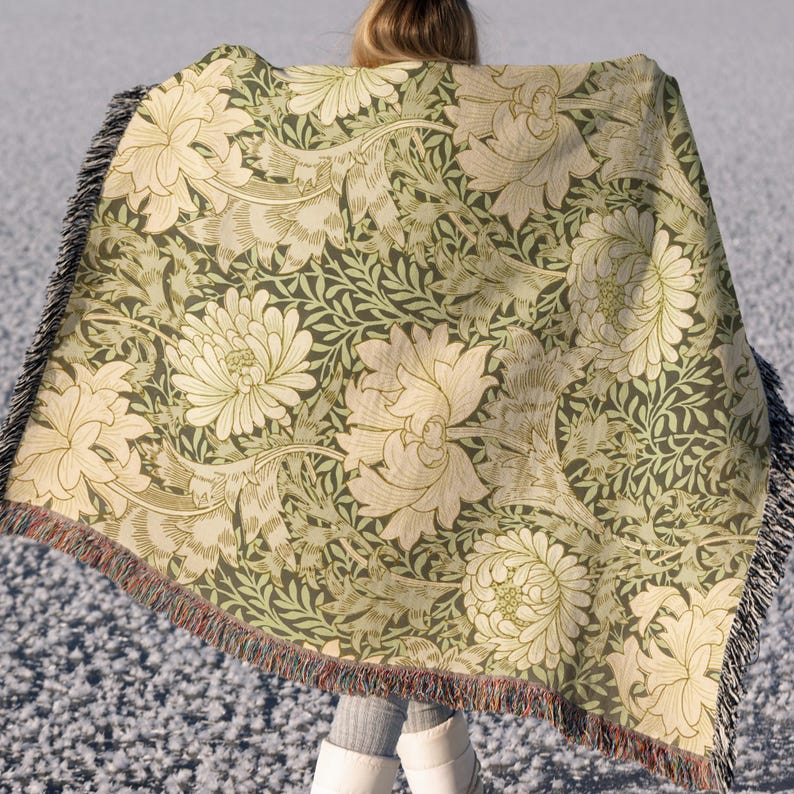 MtInfinityInc William Morris Chrysanthemum Woven Blanket - Thumbnail 3