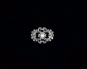 Broche Vintage Romantique Style Victorien En Argenté Avec Perles – Comme Neuve