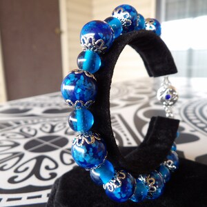 Blue vintage MOP confetti Lucite and glass bead bracelet
