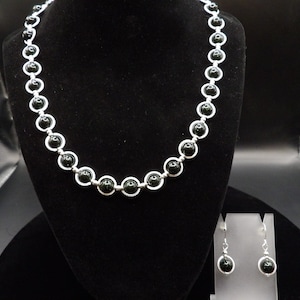 Green goldstone necklace and earring set
