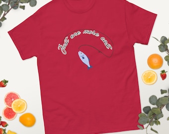 Just One More Cast Angler Shirt - Schreibschrift Design mit Angelrute & Fisch