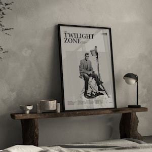 L’affiche inspirée de la zone Twilight 1959, série télévisée Rod Serling art mural fichier numérique d’impression de taille personnalisée, design minimal en noir et blanc