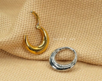 16G Moon Septum Ring • Crescent Septum Clicker • Clicker Hoop • Nose Ring • Daith Hoop • Daith Earring • Steel Piercing • Gold • Silver