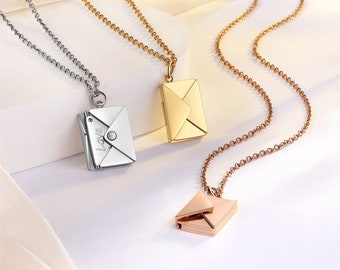 Collier personnalisé de lettre d'amour d'enveloppe, médaillon personnalisé d'enveloppe, collier d'enveloppe, collier de lettre d'amour, collier pour la maman, message secret