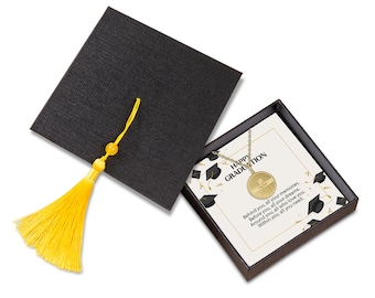 Collier personnalisé de graduation, cadeau de graduation d'université, collier de nom personnalisé de graduation, cadeau de diplômé pour elle, bijoux de graduation, collier de nom