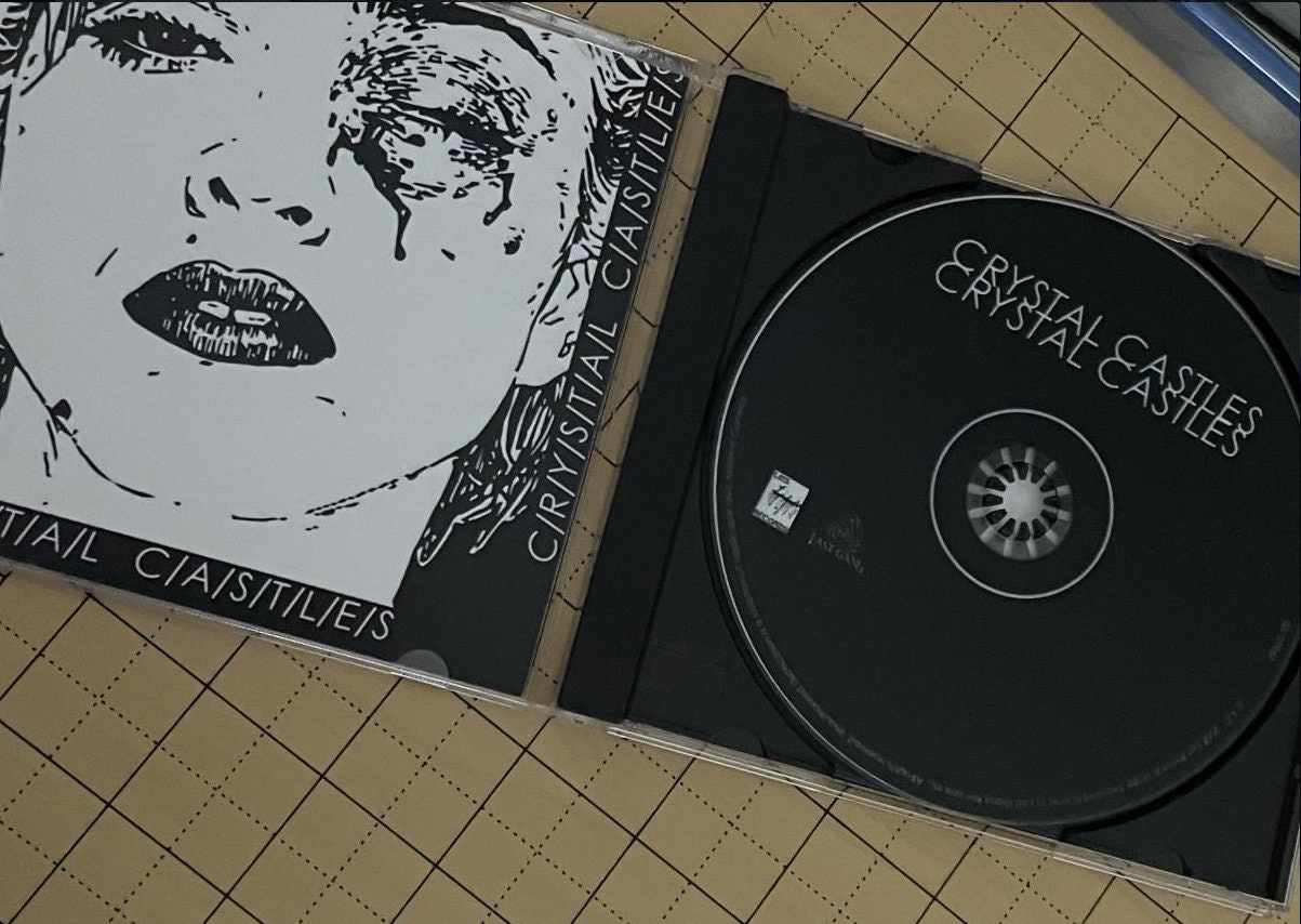 CRYSTAL CASTLES（デジパック） / Crystal Castles (CD) Crystal Castles – Crystal Castles – CD (Digipak, Album