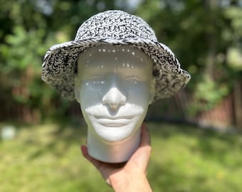 Sombrero de pescador de crochet - Blanco y negro