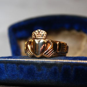 Heavy 14k Gold Mens Claddagh Ring 10.87g Mens 14k Gold Irish Claddagh Ring Heavy 14k Claddagh Ring for Friendship Love Loyalty image 1