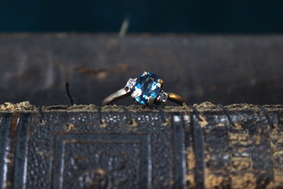 Antique 10k Blue Topaz and Diamond Ring | Size 6 … - image 5