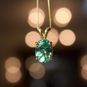 Vintage 14k Gold Ceylon Green Sapphire Pendant Necklace