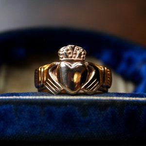 Heavy 14k Gold Mens Claddagh Ring 10.87g Mens 14k Gold Irish Claddagh Ring Heavy 14k Claddagh Ring for Friendship Love Loyalty image 2