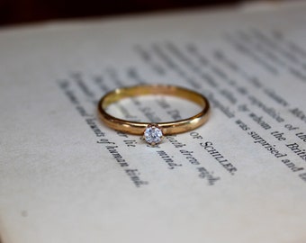 Vintage 14k Gold Diamond Solitaire Ring - Size 7.75