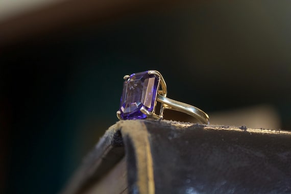 14k Solid Gold Violet Gemstone Ring, Emerald Cut … - image 3