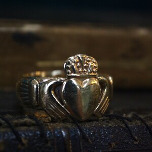 Heavy 14k Gold Mens Claddagh Ring 10.87g Mens 14k Gold Irish Claddagh Ring Heavy 14k Claddagh Ring for Friendship Love Loyalty image 8