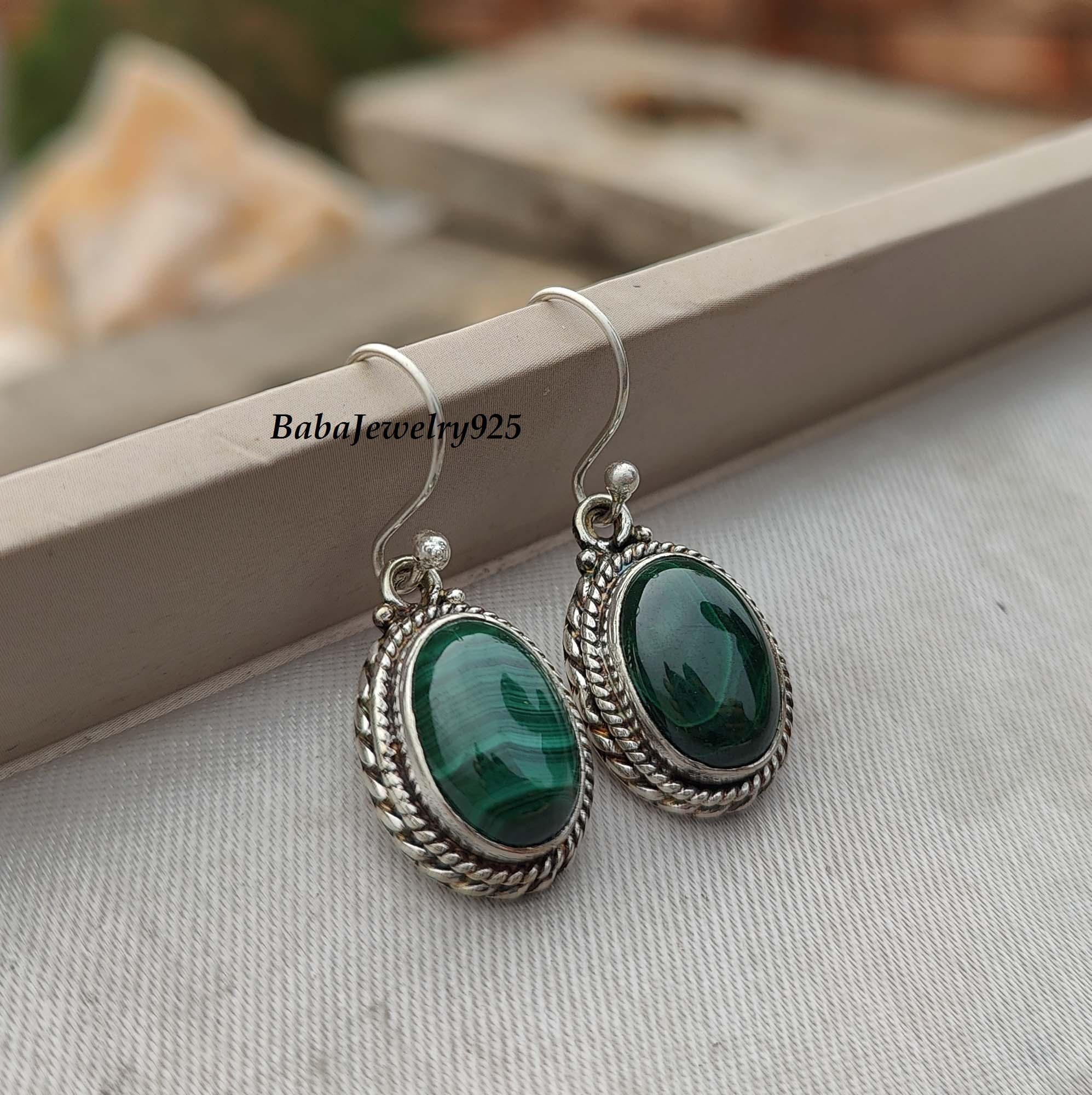 Orecchini lunghi vintage in malachite, orecchini Navajo, nativi americani, argento sterling, realizzati dai Navajo, orecchini con pietre preziose, gioielli verdi - Italia