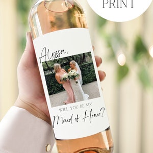 MAID OF HONOR Wine Label, Engagement Gift, Will you be my Maid of Honor?, Engagement, Gift for her, Bride Gift, bridesmaid gift