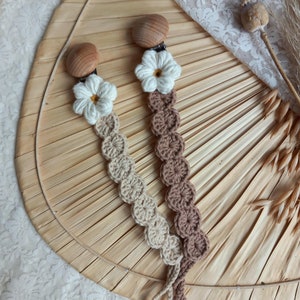 Gehaakt speenkoord met madeliefje //Crochet pacifier clip with daisy flower afbeelding 7