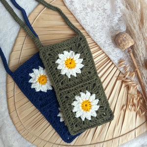 Gehaakt telefoontasje met madeliefjes // crochet phone bag with daisy flower afbeelding 7