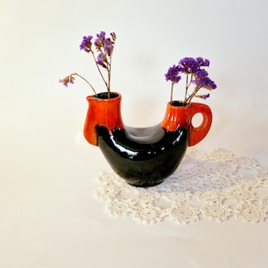 Vintage Minimalist Rooster Ceramic Vase Mid-Century Vintage Rooster Shape Vase Retro Black and Red Runny Glazed Vintage Home Decoration