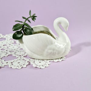 Vintage Ceramic Swan Shape Flower Planter Retro Flower Pot Mid-Century Trinket Holder Vintage Swan Planter Vintage Decorative Planter