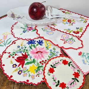 Vintage Handmade Embroidered Doily Retro Handmade Embroidered Folk Decor Vintage Embroidered Doily Vintage Mini Embroidered Doily