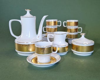 Vintage Hollóháza Porcelain Tea Set with Cups Saucers a Pot a Creamer and a Sugar Bowl Retro Gold Plated Raven Pattern Mid-Century Design