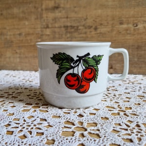 Vintage Zsolnay Porcelain Mug Retro Red Mug Mid-Century Mug Vintage Red Cherry Mug Vintage Whimsy Cherry Mug Vintage Red Cappuccino Mugs