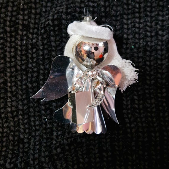 Ornamenti per l'albero di Natale a forma di bambola con perline