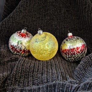 Vintage Gold Christmas Tree Ornaments Mid-Century Decor Vintage Glitter Christmas Sphere Ornaments Vintage Large Globe Christmas Ornaments