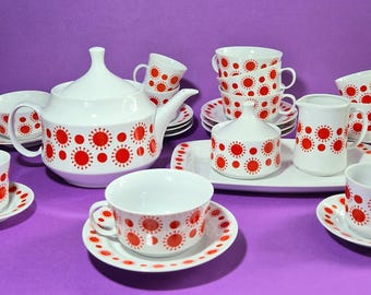 Zestaw filiżanek do herbaty Corona w stylu vintage, filiżanki Sunny z połowy XX wieku, zestaw filiżanek do cappuccino w stylu vintage, czerwone filiżanki Whimsy w stylu vintage, zestaw czerwonych filiżanek do espresso