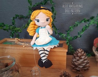Alice in Wonderlands Amigurumi Doll Crochet Pattern, No Sew Easy Amigurumi Toy PDF Tutorial
