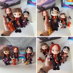 Pode incluir: Um conjunto de personagens de Harry Potter feitos de croch&ecirc;, incluindo Harry, Hermione, Ron e outros personagens da s&eacute;rie. Os personagens est&atilde;o segurando varinhas m&aacute;gicas, vassouras e outros adere&ccedil;os dos livros e filmes.