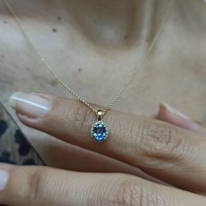 zafiro azul, collar de diamantes, collar de oro de 14k,