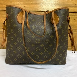 Louis Vuitton Neverfull MM in Damier Ebene Canvas with Pouch - Bags from  David Mellor Family Jewellers UK