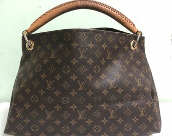 Louis Vuitton Artsy Monogram MM Bag