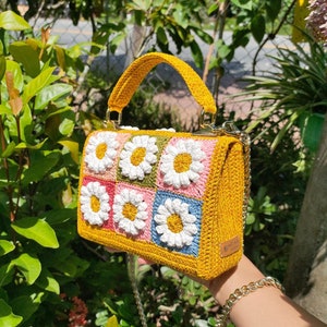 Frauentasche, handgemachte häkeln Crossody Oma quadratische Tasche, Daisy Blume Tasche, Blumentasche, Geschenk für Mädchen sie, Muttertagsgeschenk, Ostergeschenk