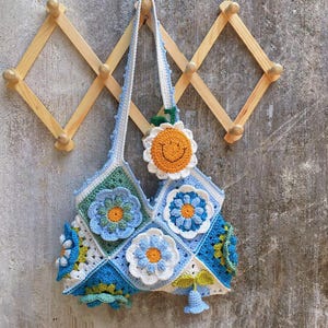 Crochet Floral Granny Square Bag with small mirror as bag charm, Boho Summer Beach Tote, Halloween bag, Halloween gift, Christmas gift