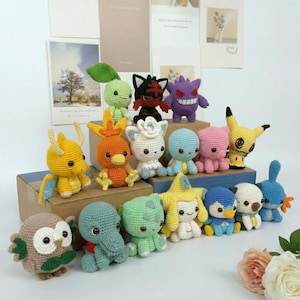 Mini muñecos de ganchillo de monstruos, peluches de Mimikyu, Gengar, Bulbasaur, Dragonite, Squirtle, Piplup, regalo de decoración de Halloween
