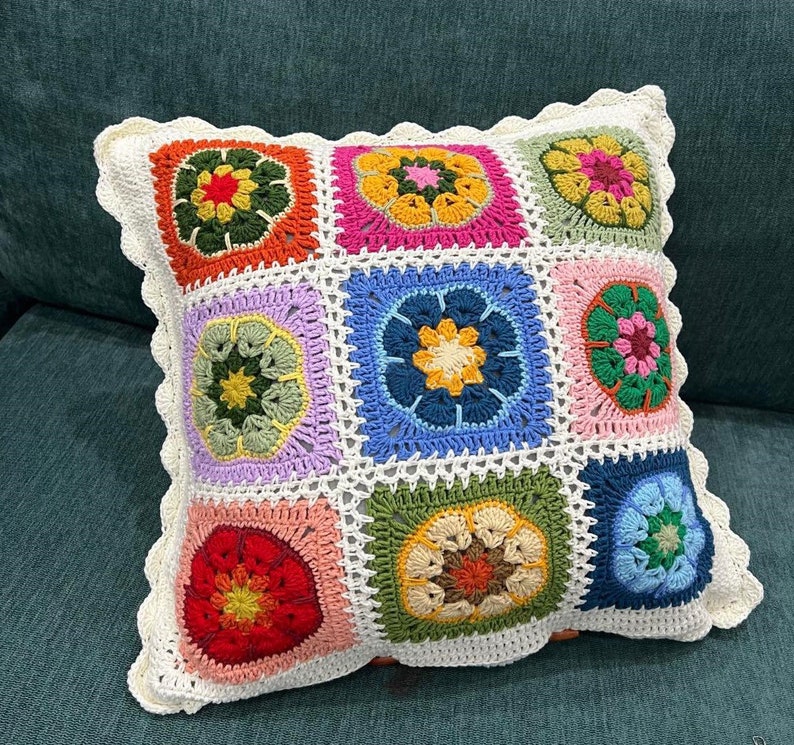 Pillow cover ONLY, Decorative pillow, Handmade crochet cat pillow, granny square pillow, Decor Chic Accents Couch Sofa, mother day gift zdjęcie 2