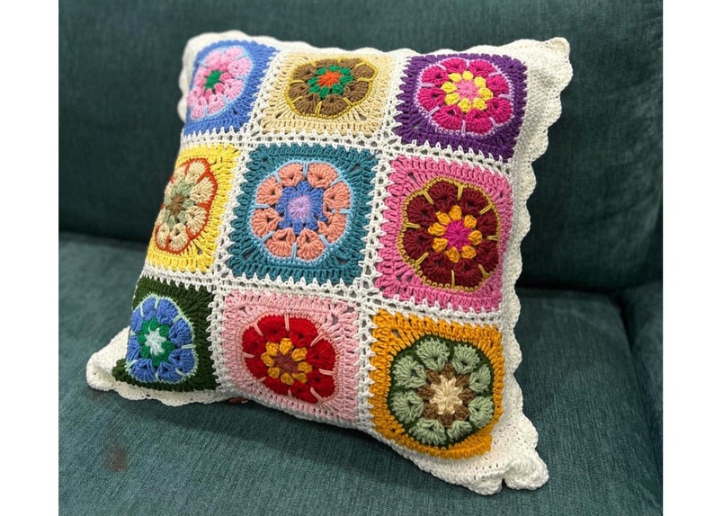 Pillow cover ONLY, Decorative pillow, Handmade crochet cat pillow, granny square pillow, Decor Chic Accents Couch Sofa, mother day gift zdjęcie 1