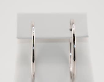 14K White Gold High Polish Hoop Earrings – Classic Round Gold Hoops (8 Size Options)