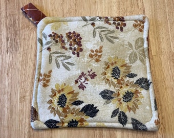 Agarradera floral hecha a mano, cuadrada de 7.5"