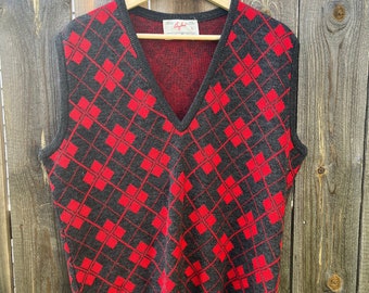 Vintage 1960s Byford Red and Gray Wool Argyle Sweater Vest, Mens Size Large, Red Plaid Pure Wool, Made in England
