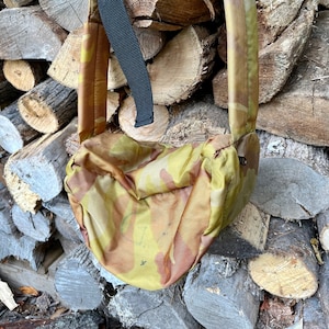 Vintage 1990er Jahre Ripstop Camo Fanny Pack Crossbody Sling mit verstellbarem, gepolstertem Gurt und Schnalle, Camping, Wandern, Jagen, Angeln, Radfahren