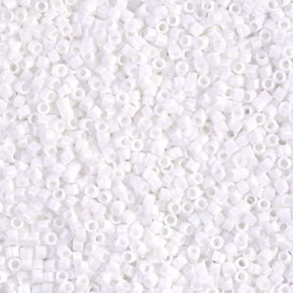 Perles Miyuki Delica 11/0 Blanc opaque DB0200, sachet de 5 Grammes