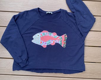 Sudadera corta para mujer talla XL con apliques de peces reciclados