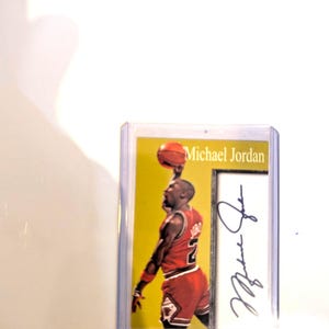 Cartão "Inkredible Ink" de Michael Jordan. A assinatura é um fac-símile do cartão original. Preço para venda rápida! 35,00