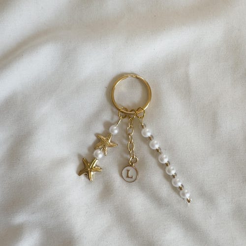 Itsy-Bitsy Keychain w/ a White Letter *Gold* (Pearl Strand)
