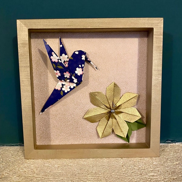 Cadre vitrine en origami Colibri et Clématite