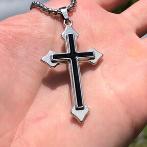 Zilveren en zwarte roestvrijstalen kruisketting, gratis geschenkdoos, herenketting, christelijke ketting, kruisketting, religieuze ketting